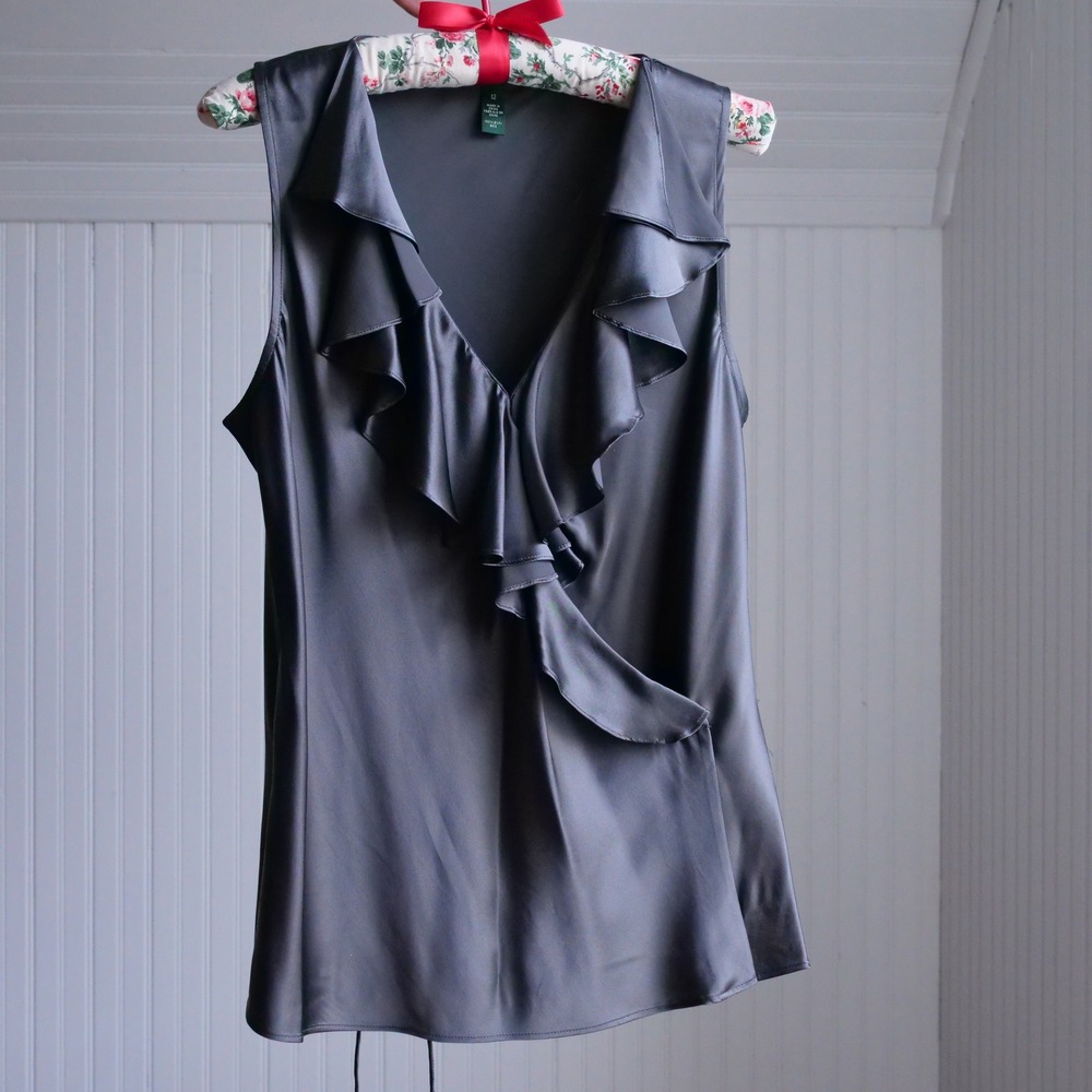 Gorgeous 90s/y2k Lauren Ralph Lauren gunmetal grey silk ruffle wrap top - Picture 6 of 7